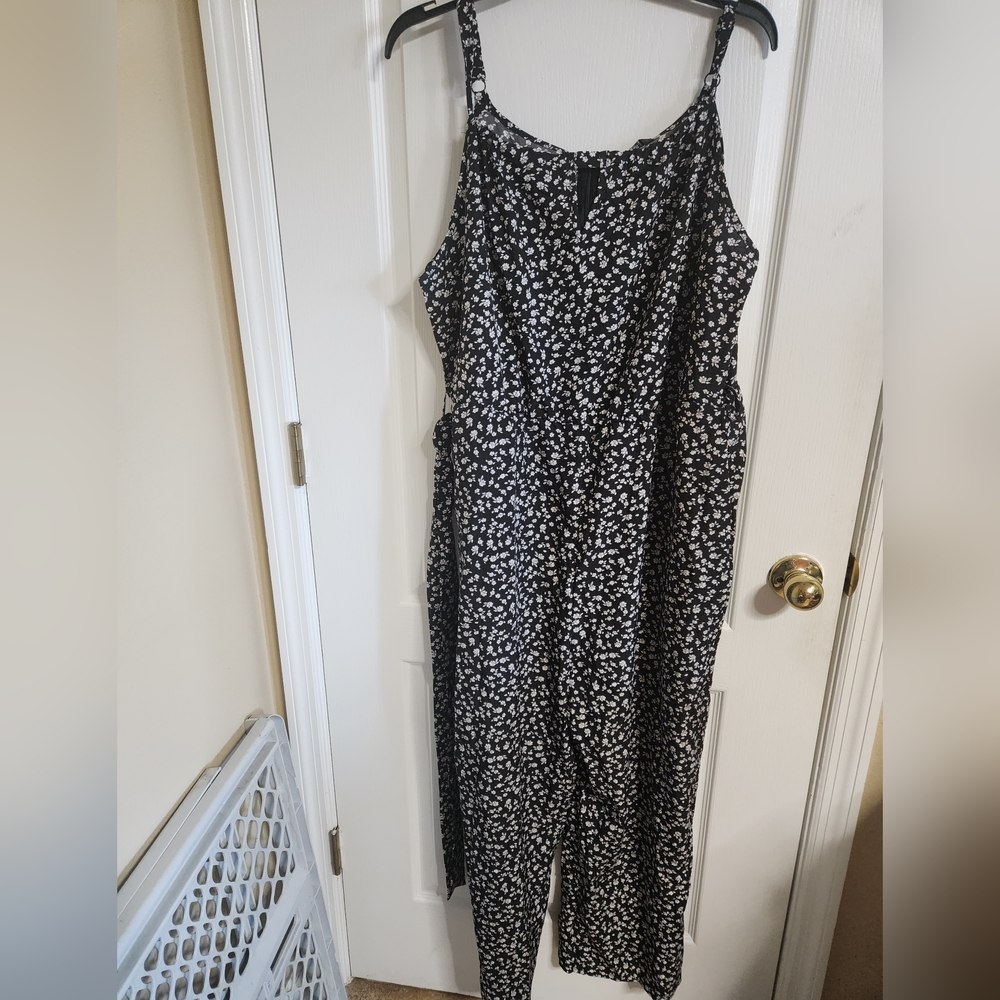 Bloomchic new with tags ditsy floral jumpsuit